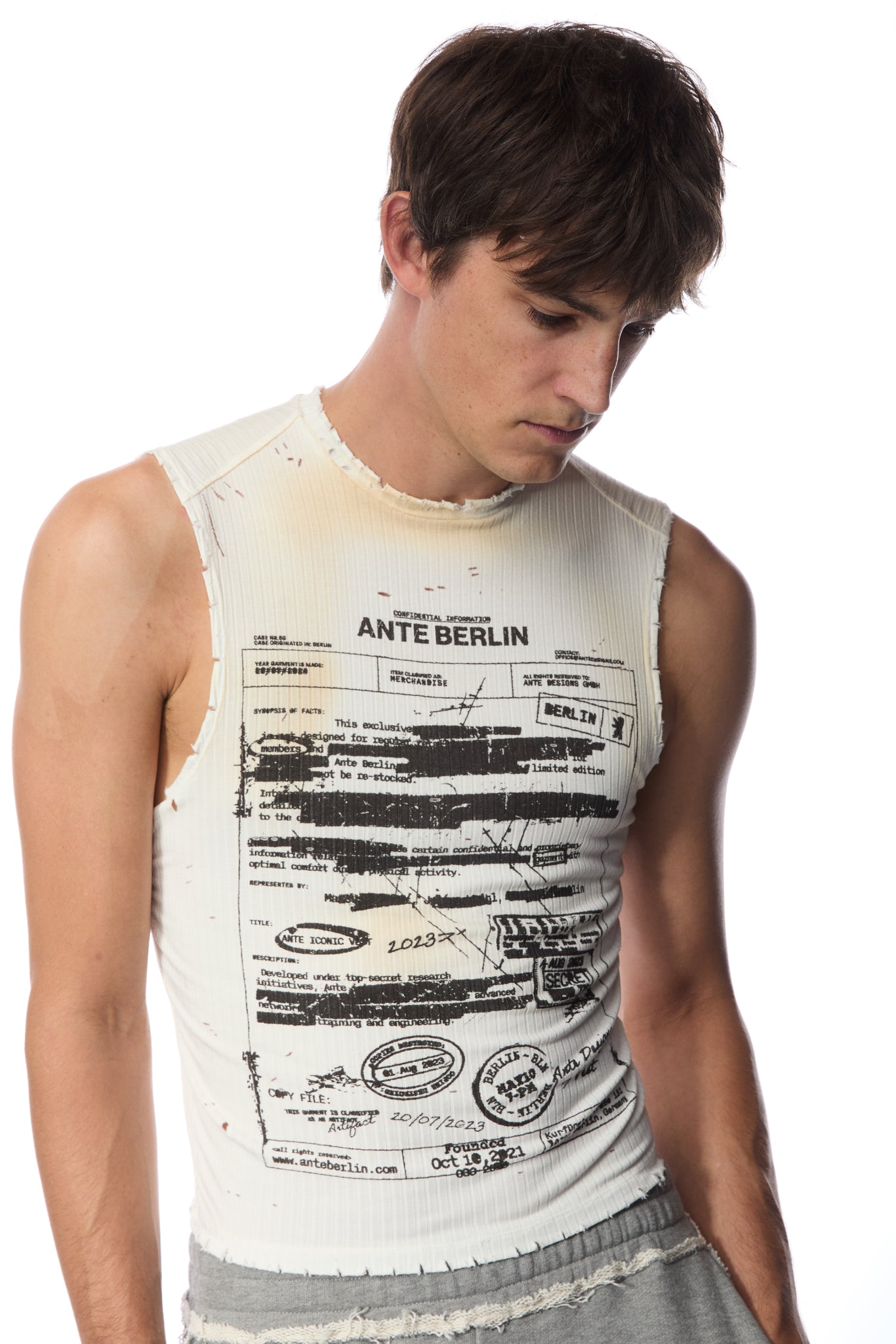 ICONIC VEST