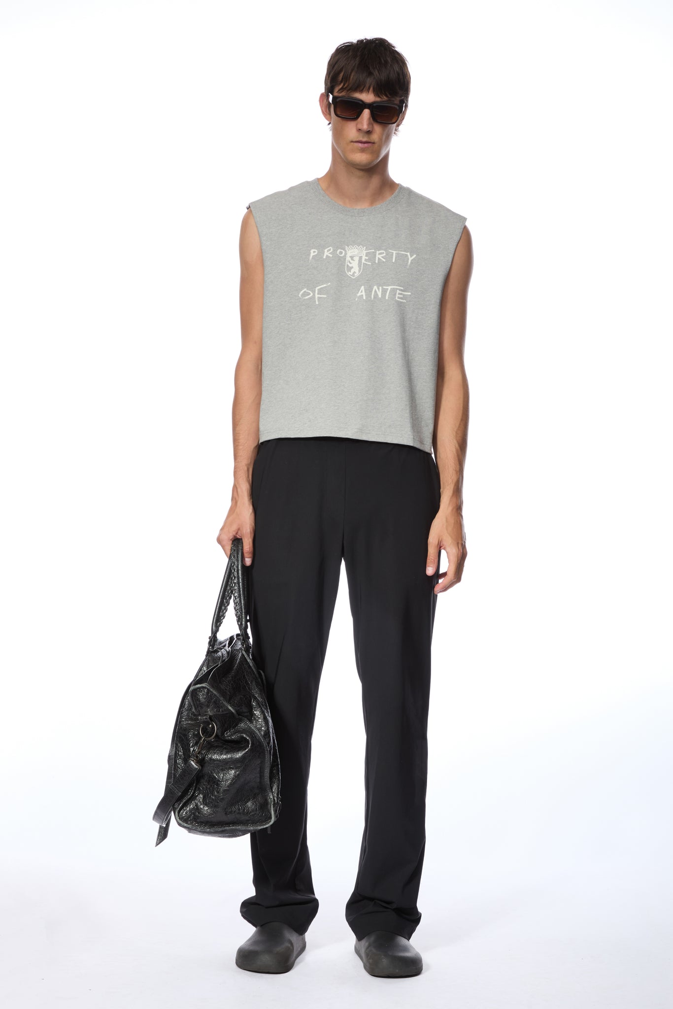 PROPERTY SLEEVELESS