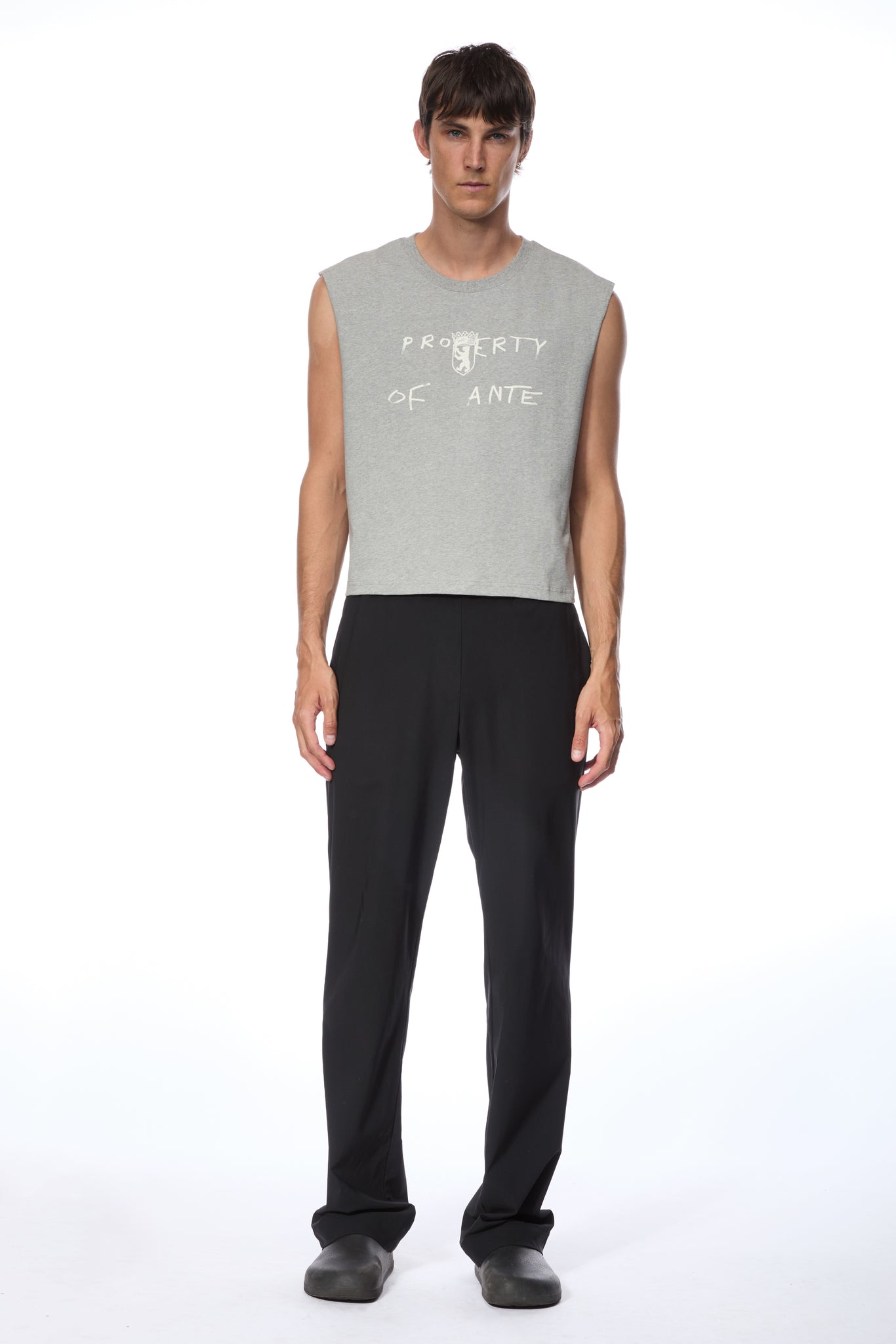 PROPERTY SLEEVELESS